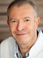 Portraitfoto von Dr Thomas Jakob