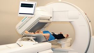 Bild von Patientin im MRT