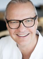 Portraitfoto von Prof. Dr. h.c. (TashPMI) Dr. med. habil. Mathias Löhnert