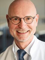 Portraitfoto von Prof. Dr. med. Werner Bader