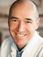 Portraitfoto von Dr med Jens Peter Strähnz