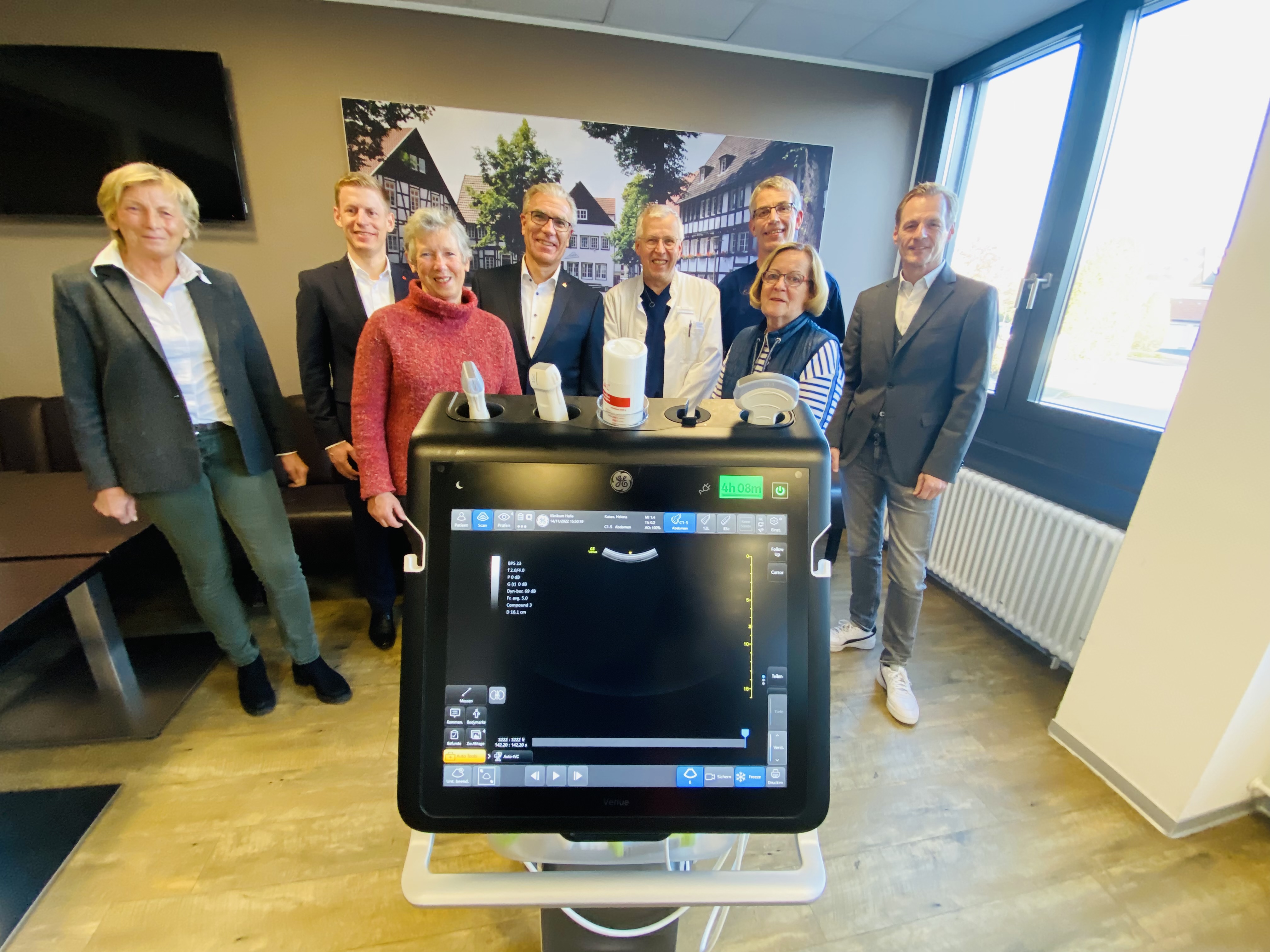 Bild vom Förderverein in Halle mit Sonogerät