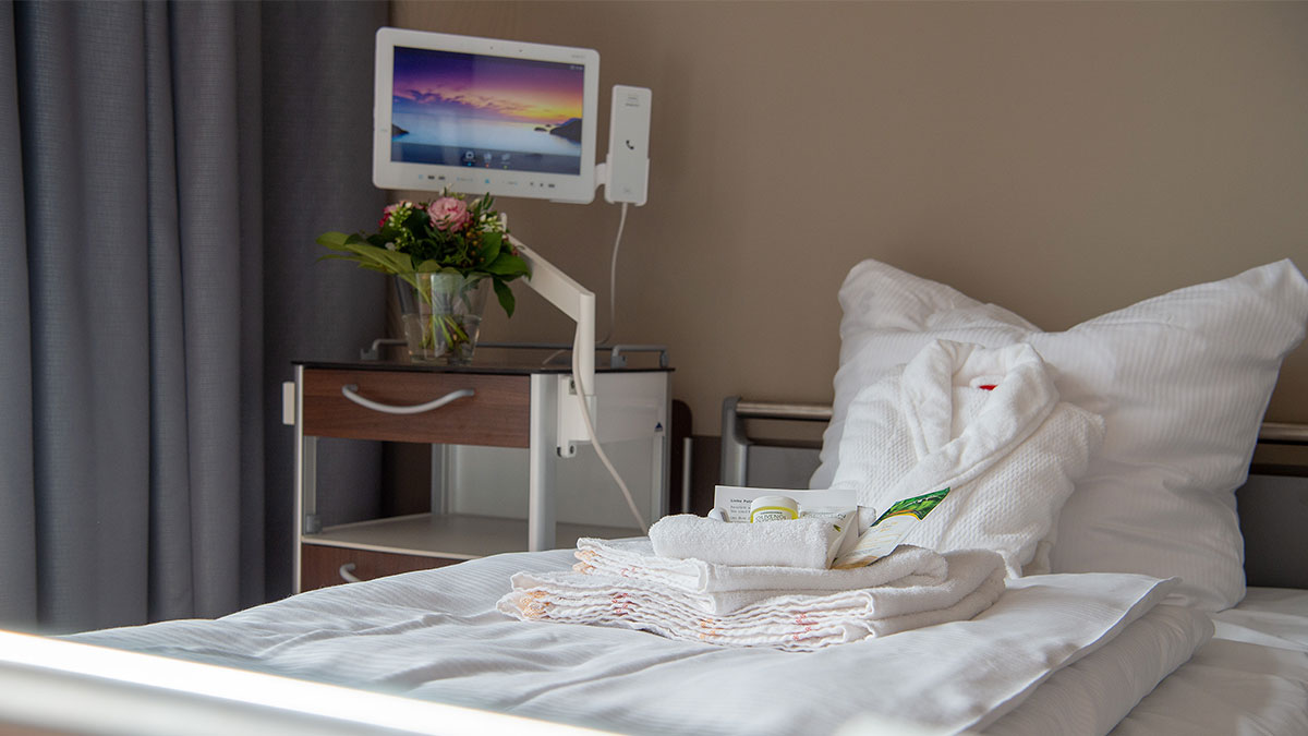 Bild Patientenzimmer Sicht auf das Patientenbett